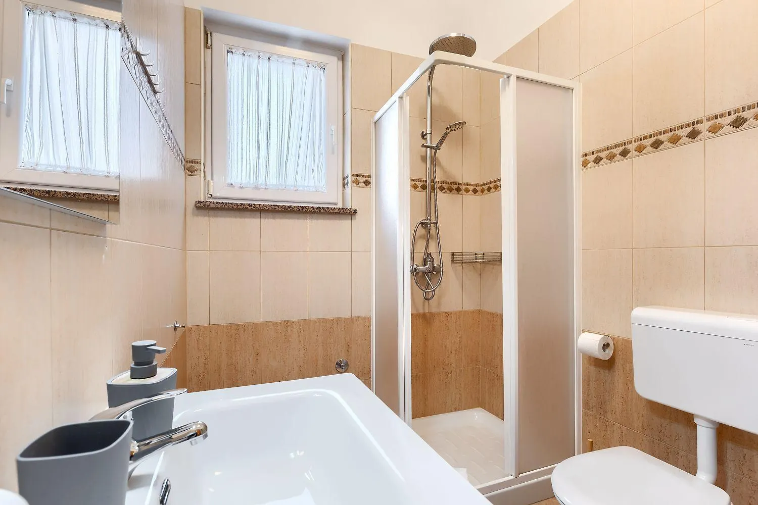 Bezauberndes Apartment Mit Babybett, Spielplatz, Grill, Wifi Vodnjan